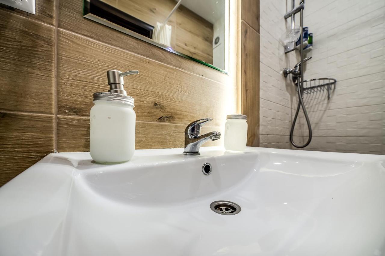 Apartment On Rustaveli Lviv Ngoại thất bức ảnh